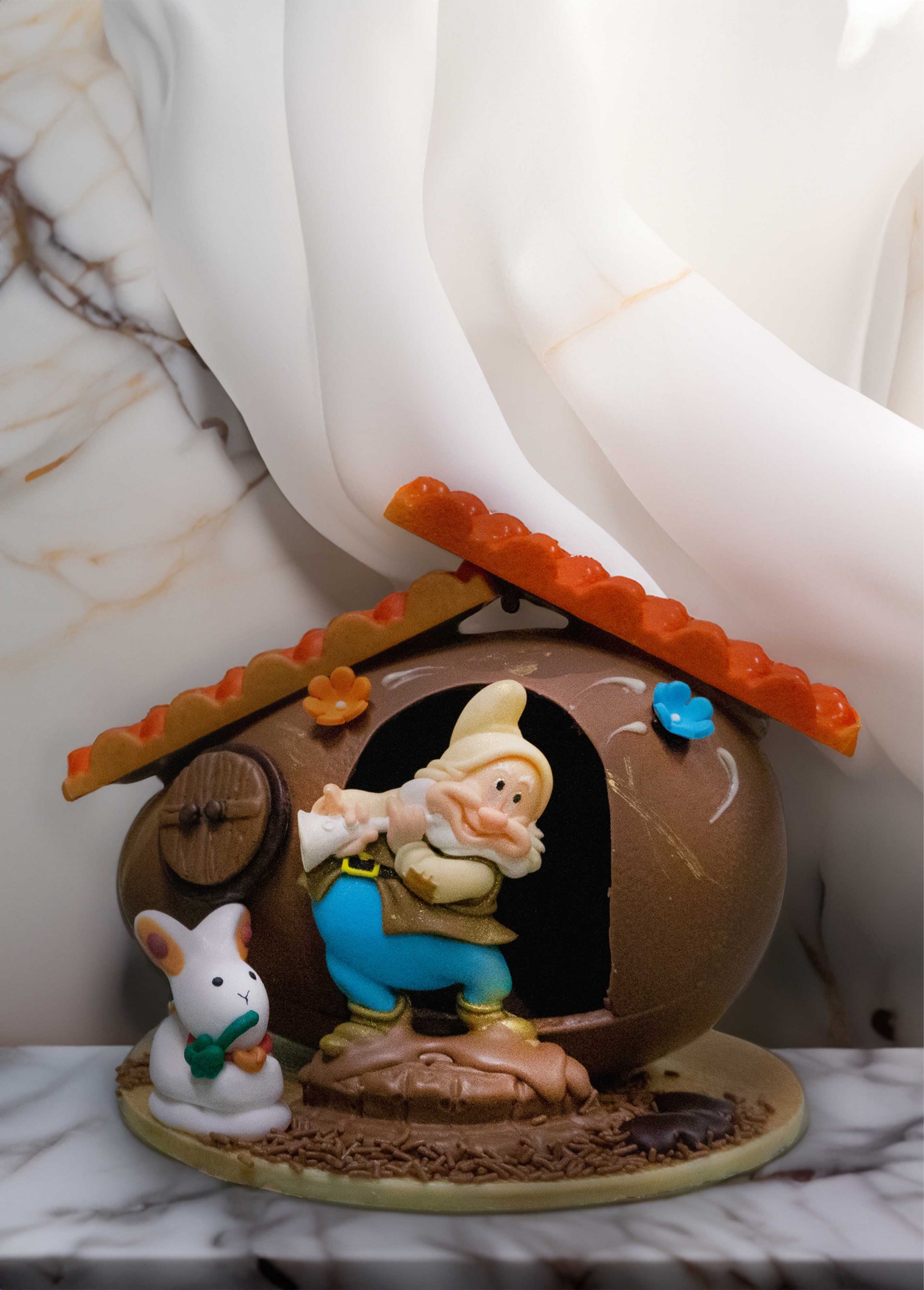 gli-speziali-di-cologna-veneta-by-rocco-garzotto-jr-uova-soggetto-di-cioccolato-con-sorpresa-pasqua-casetta-disney-2024.jpg