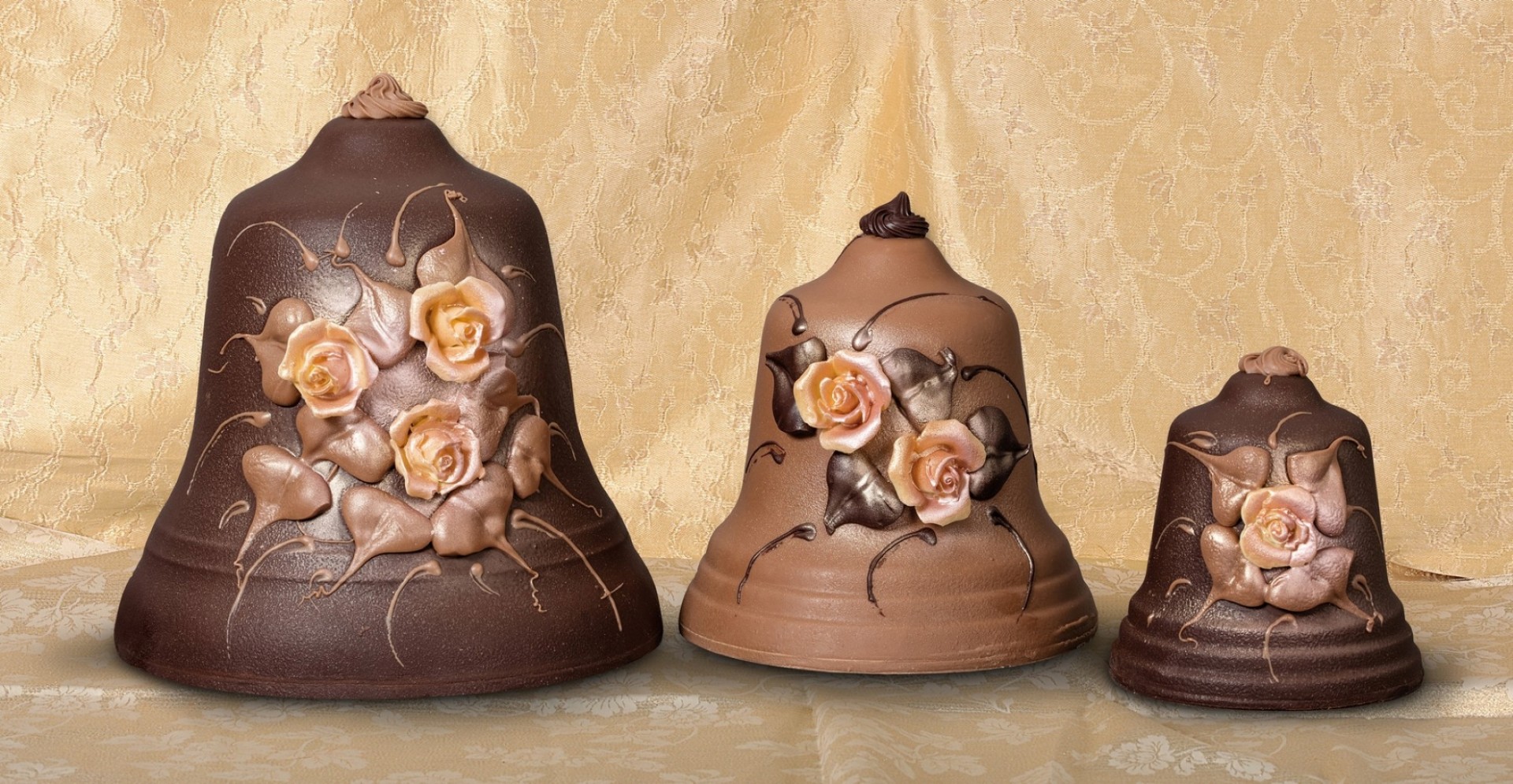gli-speziali-di-cologna-veneta-uovo-di-cioccolato-pasquale-con-sorpresa-campane.jpg