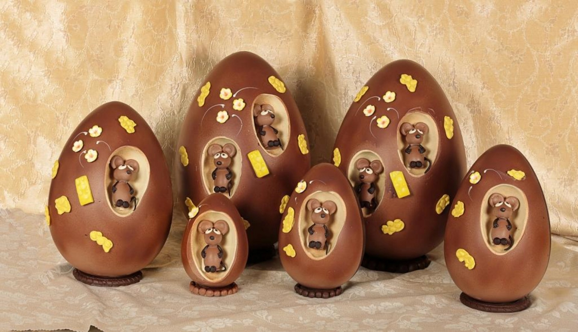gli-speziali-di-cologna-veneta-uovo-di-cioccolato-pasquale-con-sorpresa-topini.jpg